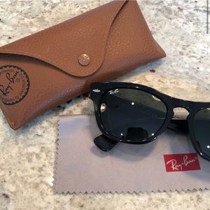 Black Ray Ban Laramie Sunglasses